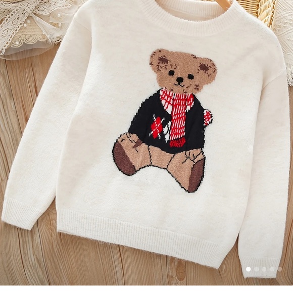 Cute Bear Sweater in White - Picture 1 of 1